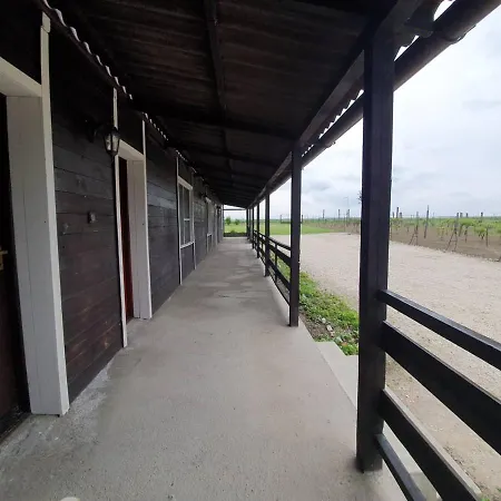 Gasthof Balatonszabadi, Falu